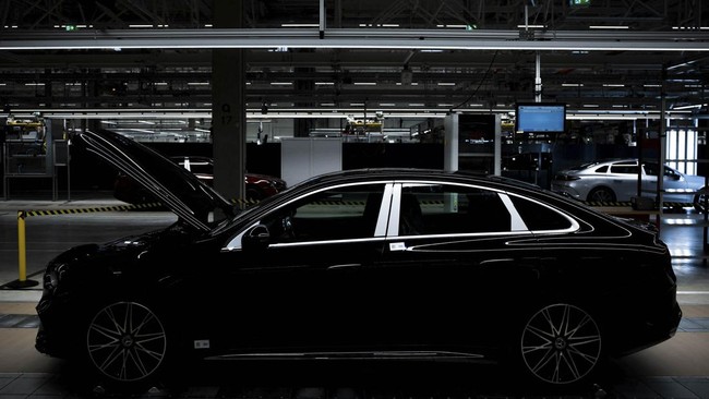 The assembly line and new electric Mercedes-Benz C models are seen during the opening of the expanded factory in Kecskemet, Hungary, July 13, 2026. REUTERS/Marton Monus