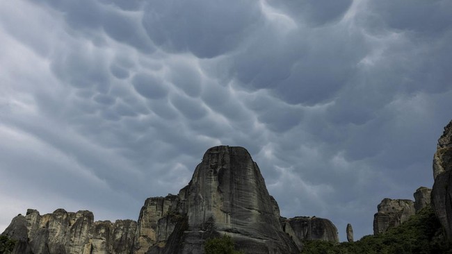 Meteora rock formations, near Kalambaka, Greece, July 12, 2026. REUTERS/Louiza Vradi