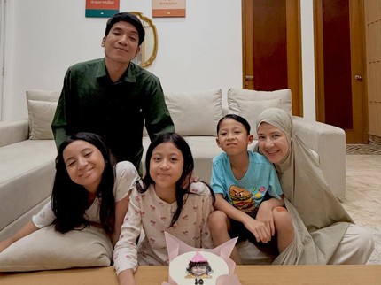 Potret Hangat Perayaan Ultah Miskha, Desta dan Natasha Rizky Kompak Beri Kejutan Istimewa