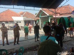 Haru di Lelea Saat Korban Tragedi Jalur Pantura Dikebumikan