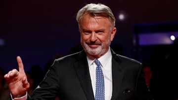 Sahabat Ungkap Sam Neill Idap Pneumonia sebelum Meninggal