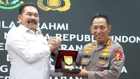 thumbnail video kapolri kejagung