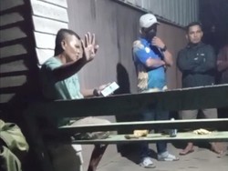 Warga Gerebek Rumah Diduga Tempat Transaksi Narkoba di Kayong Utara