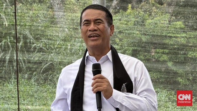 Menteri Pertanian Andi Amran Sulaiman di Rimba Raya KM 60, Bener Meriah, Aceh, Selasa (14/7).