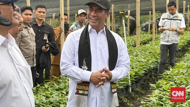 Menteri Pertanian Andi Amran Sulaiman di Rimba Raya KM 60, Bener Meriah, Aceh, Selasa (14/7).