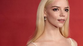 Anya Taylor-Joy Menghadiri Premier Serial Televisi 'Lucky'
