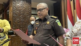 Kejati Jatim akan melimpahkan perkara dugaan korupsi perizinan di Dinas ESDM Jawa Timur ke pengadilan, Senin (13/7).
