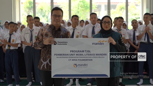 Video: Bank Mandiri Serahkan Mobil Literasi ke CTARSA Foundation