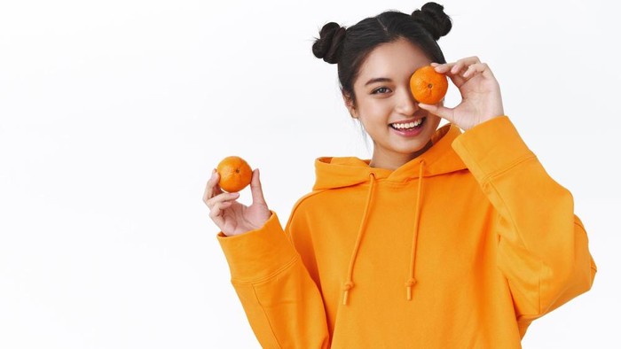 5 Fakta Kepribadian Si Pencinta Warna Oranye, Terkenal dengan Pribadi yang Hangat!