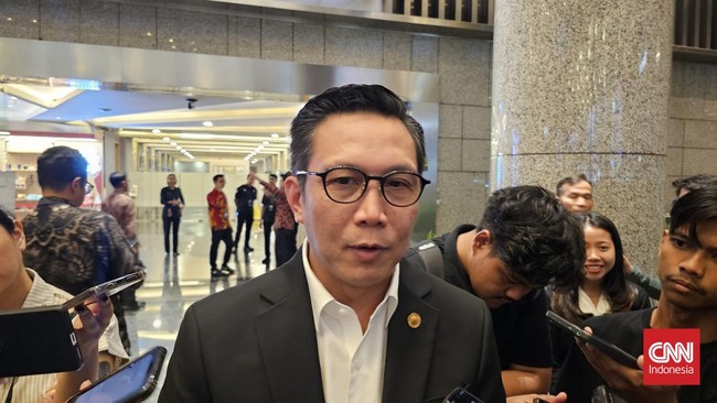 Direktur Utama BEI Jeffrey Hendrik menyatakan Bursa Efek Indonesia (BEI) menambah kriteria baru dalam mendeteksi saham dengan indikasi high shareholding concentration atau kepemilikan saham terkonsentrasi tinggi.