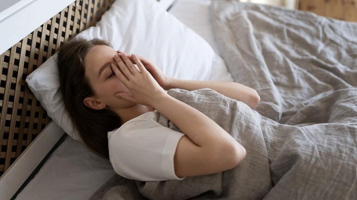 5 Kebiasaan yang Diam-diam Menguras Energi Mental, Masih Suka Lakukan?