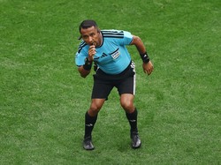 Soccer Football - FIFA World Cup 2026 - Round of 16 - Switzerland v Colombia - BC Place, Vancouver, Canada - July 7, 2026 Referee Ivan Barton blows his whistle REUTERS/Lee Smith