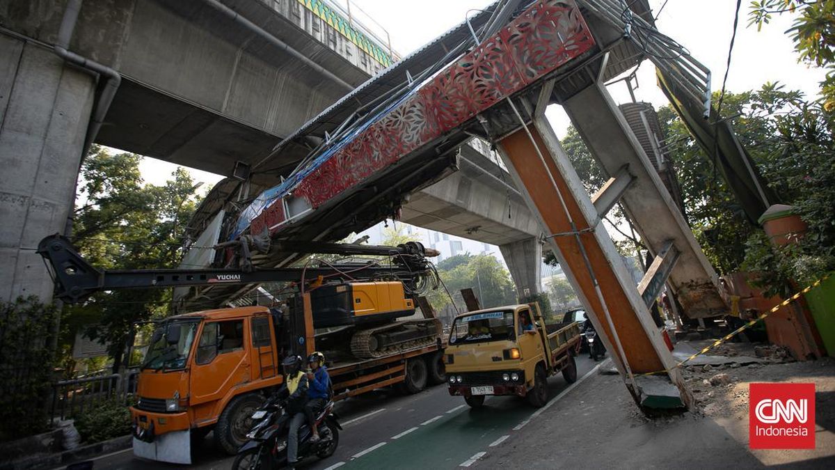 DKI Colek Pemilik Truk soal Kerugian JPO Tendean Miliaran Rupiah