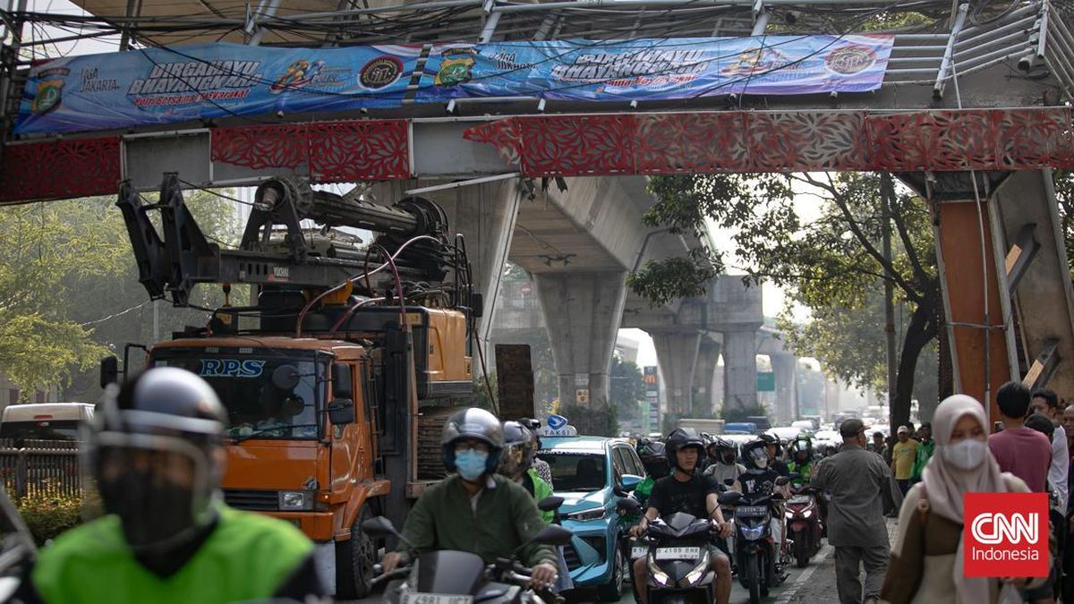 Rekayasa Lalin Diterapkan selama Pembongkaran JPO Tendean