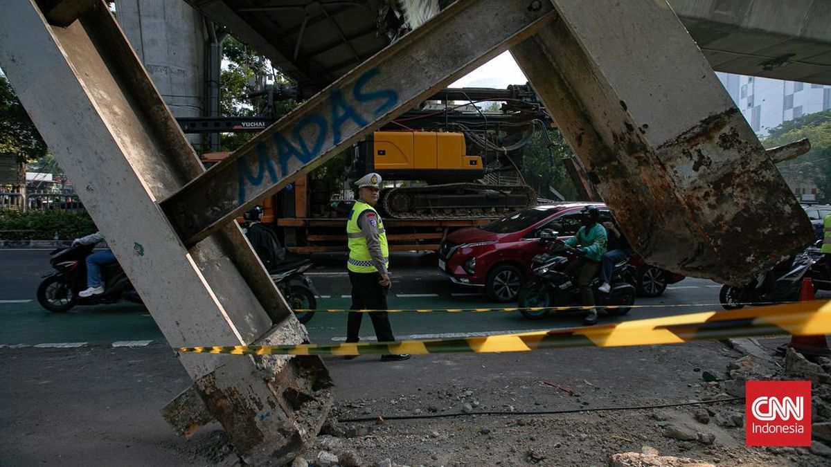 JPO Tendean Dibongkar, Lalin Arah Blok M Dialihkan