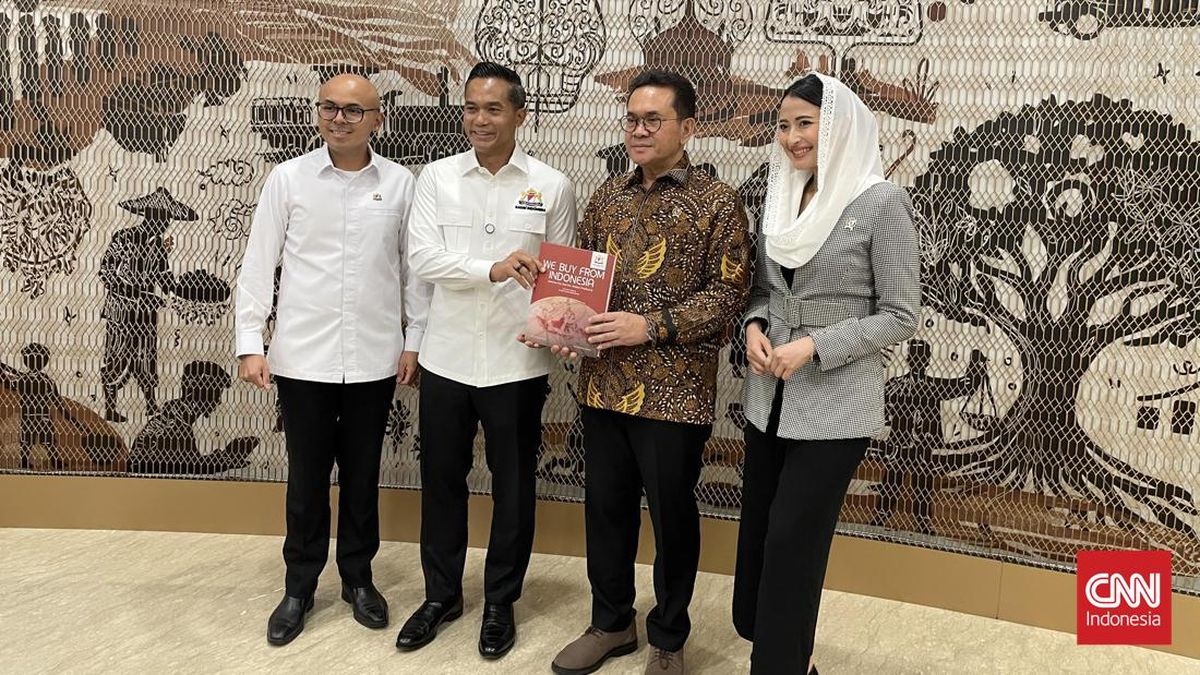 Kadin Bongkar Tesla hingga Uniqlo Langganan Pakai Komponen Buatan RI