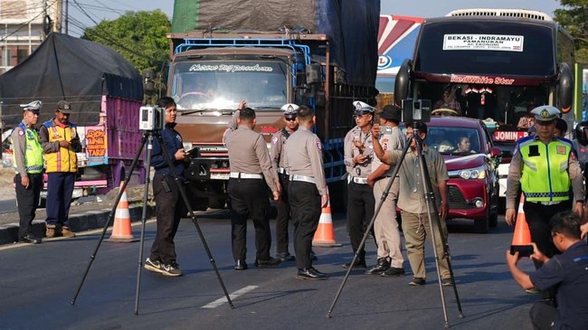 Direktorat Penegakan Hukum (Ditgakkum) Korlantas Polri turun tangan melakukan asistensi untuk menyelidiki penyebab kecelakaan.
Dok: Korlantas Polri