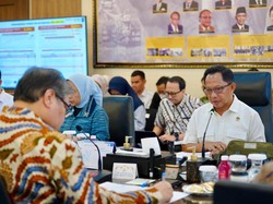 Jaga Inflasi Terkendali, Mendagri Minta Pemda Perkuat Pasokan & Distribusi