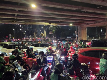 Pengakuan Supir Truk yang Rusak JPO & Sebabkan Kemacetan Parah di Jakarta Kemarin