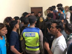 Viral Pria Tayu Dimassa gegara Kepergok Maling Motor Warga