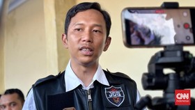 Polrestabes Medan menetapkan dua wanita sebagai tersangka dalam kasus kematian pegawai BPN Nias, Apriaman Lase, yang ditemukan tewas di Apartemen Sky View.