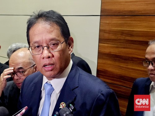 Menteri Koordinator Bidang Perekonomian Purbaya Yudhi Sadewa mengklaim kebijakan pemerintah menyuntik dana ke perbankan telah membantu mendorong kenaikan tren penjualan kendaraan bermotor di Indonesia.