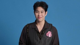 Pyo Ji-hoon atau P.O untuk glam photo Teach You a Lesson (2026).