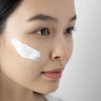 5 Krim Malam dari Brand Lokal yang Bikin Awet Muda di Usia 40-an
