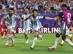 Soccer Football - FIFA World Cup 2026 - Quarter Final - Argentina v Switzerland - Kansas City Stadium, Kansas City, Missouri, U.S. - July 11, 2026 Argentina's Julian Alvarez celebrates scoring their second goal REUTERS/Agustin Marcarian