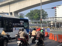 Lalin Gatot Subroto ke Mampang Dialihkan Imbas Pembongkaran JPO di Tendean