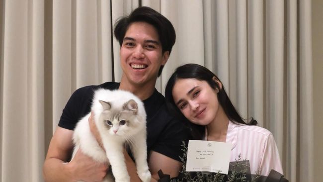 Terpopuler: El Rumi Unggah Foto Romantis dengan Syifa Hadju yang Sedang Ultah