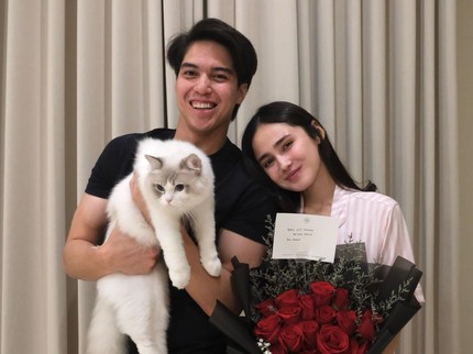 Terpopuler: El Rumi Unggah Foto Romantis dengan Syifa Hadju yang Sedang Ultah
