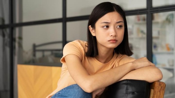 7 Tanda Orang Mati Rasa secara Emosional