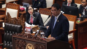 Menteri Keuangan Purbaya Yudhi Sadewa menyampaikan tanggapan pemerintah dalam Rapat Paripurna ke-25 DPR Masa Persidangan V Tahun Sidang 2025-2026 di Kompleks Parlemen, Senayan, Jakarta, Selasa (14/7/2026). Rapat tersebut membahas tanggapan pemerintah