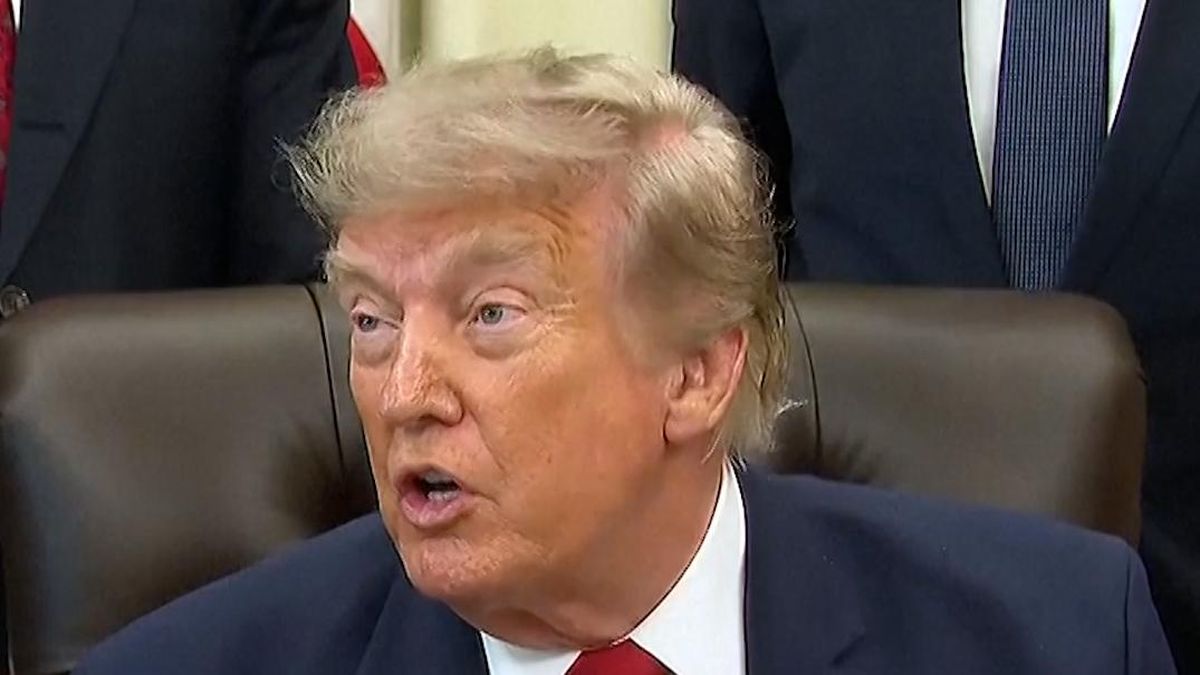 Trump Klaim AS Kembali Blokade Selat Hormuz, Batasi Akses ke Iran Trump Klaim AS Kembali Blokade Selat Hormuz, Batasi Akses ke Iran