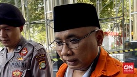 Tersangka kasus dugaan korupsi kuota haji tambahan tahun 2023-2024, Yaqut Cholil Qoumas, berharap kebenaran atas kasusnya terungkap jelang perkara dilimpah dari Penyidik ke Jaksa Penuntut Umum (JPU) pada Selasa (14/7).
Tiba di Gedung Merah Putih KPK