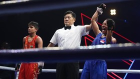 Anggie Intania Chalik meraih medali emas Asian Boxing U-19 dan U-23 2026 di Jakarta, Rabu (15/7).