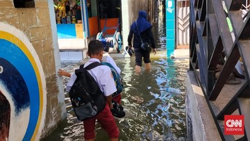 Rob Surabaya Lumpuhkan Belajar, Sekolah Terendam hingga Pertengahan Juli