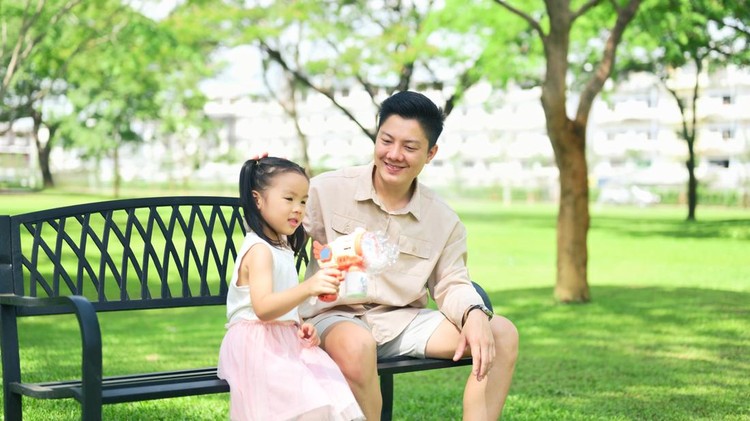 Ilustrasi Ayah dan Anak