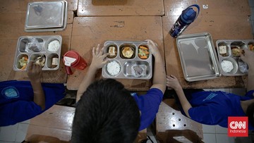 Indonesia: Free meal program budget may shrink if education funds are protected