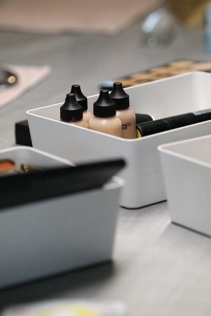 Makeup organizer untuk skincare dan kosmetik yang sering jadi sarang bakteri/Foto: Pexels.com/Ann H