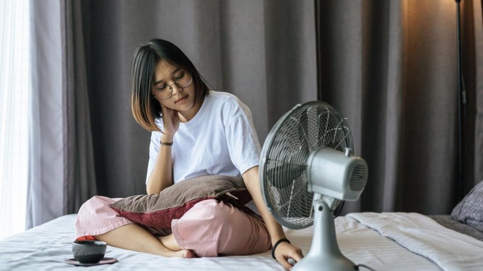 5 Ciri Kepribadian Orang yang Tidak Bisa Tidur Tanpa Kipas Angin