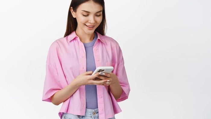 Perbedaan Orang Introvert dan Extrovert Main Medsos, Kamu yang Mana?