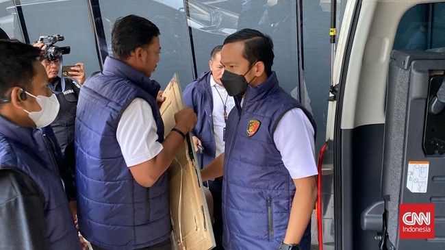 Polri kembali menyerahkan barang bukti kasus korupsi dan TPPU mantan Jaksa Agung Muda Bidang Tindak Pidana Khusus, Febrie Adriansyah.