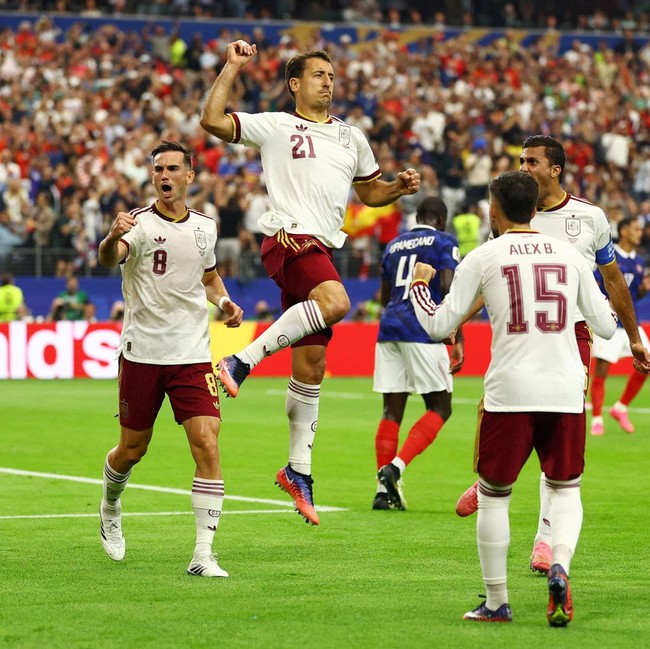 Soccer Football - FIFA World Cup 2026 - Semi Final - France v Spain - Dallas Stadium, Arlington, Texas, U.S. - July 14, 2026 Spain's Mikel Oyarzabal celebrates scoring their first goal REUTERS/Kai Pfaffenbach     TPX IMAGES OF THE DAY