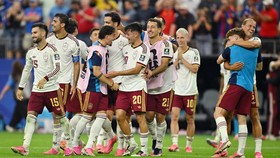 Soccer Football - FIFA World Cup 2026 - Semi Final - France v Spain - Dallas Stadium, Arlington, Texas, U.S. - July 14, 2026 Spain's Pedri with teammates celebrate after the match as Spain qualify for the final of the World Cup IMAGN IMAGES via Reute