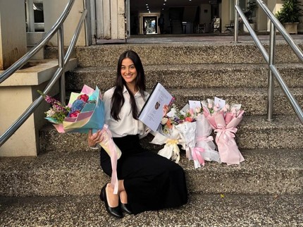 Terpopuler: Potret Raia Wahab Anak Dominique Sanda Lulus Kuliah