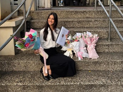 Raia Wahab Anak Dominique Sanda Lulus Kuliah, Intip Potretnya Dapat Ucapan Haru dari Ibunda