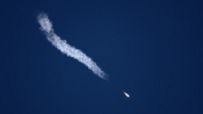 The Soyuz MS-29 spacecraft carrying NASA astronaut Anil Menon, Roscosmos cosmonauts Pyotr Dubrov and Anna Kikina lifts off to the International Space Station (ISS) from the launch pad at the Baikonur Cosmodrome, Kazakhstan, July 14, 2026. REUTERS/Pav