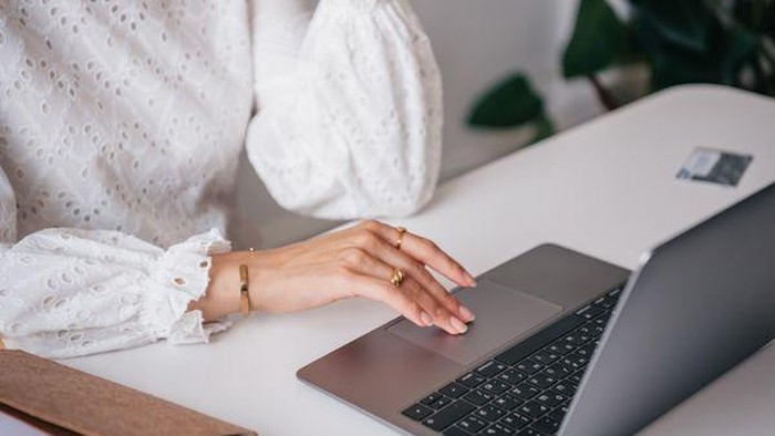 6 Skill yang Bisa Jadi Sumber Penghasilan Tambahan Tanpa Harus Keluar Rumah
